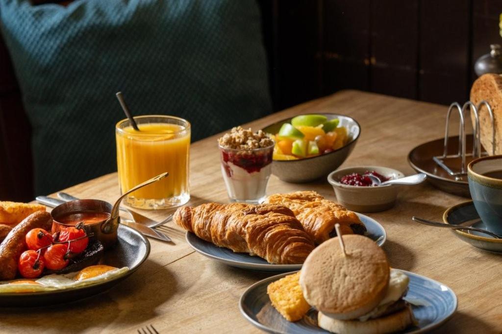 The George Inn Warminster Εξωτερικό φωτογραφία